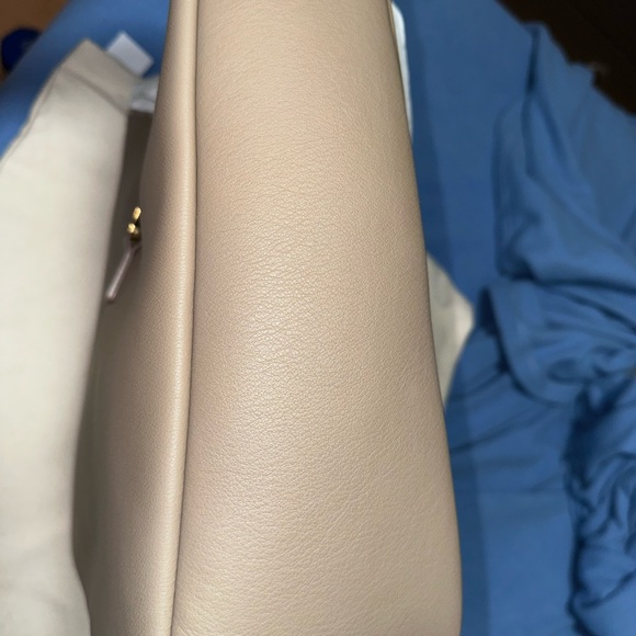 Authentic Saint Laurent le 5 A 7 supple large in grained leather - Picture 9 of 13